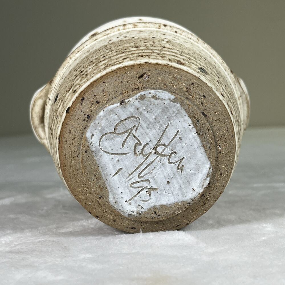 Studio Art Pottery Crock w/Handles Hand Thrown 4.5” W x 5” T Signed BnftsCharity - Picture 8 of 10